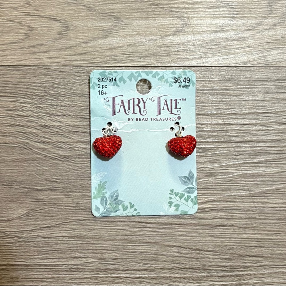 NWT 2 Piece Fairy Tale Heart Charms